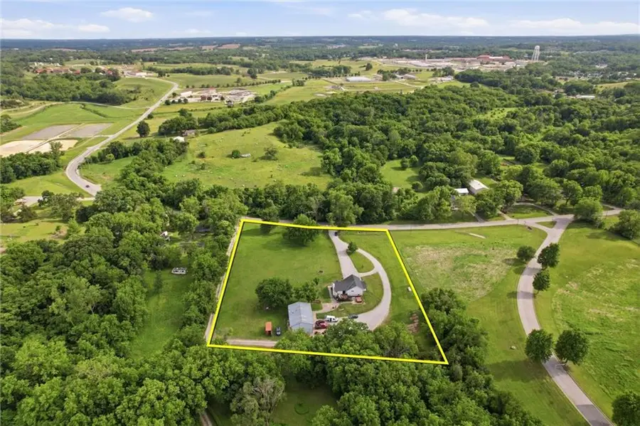 964 N 5 Highway, Lansing, KS 66043 - #3