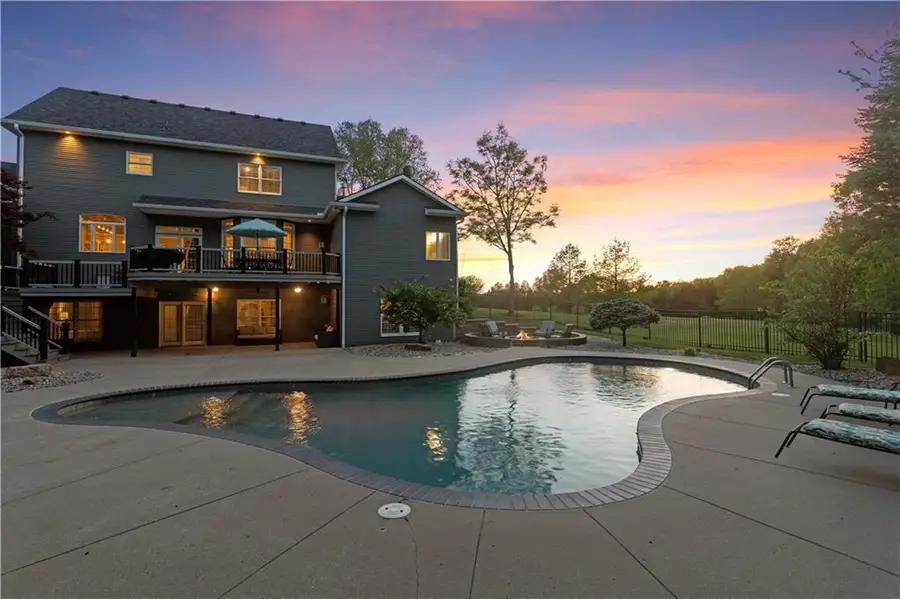 8611 S Stillhouse Road, Oak Grove, MO 64075 - #2