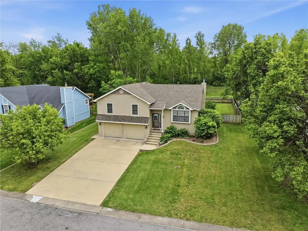 913 Park Avenue, Leavenworth, KS 66048 - #1