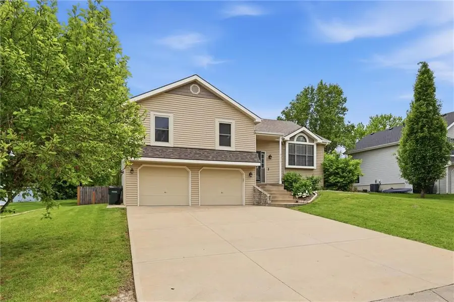 913 Park Avenue, Leavenworth, KS 66048 - #3