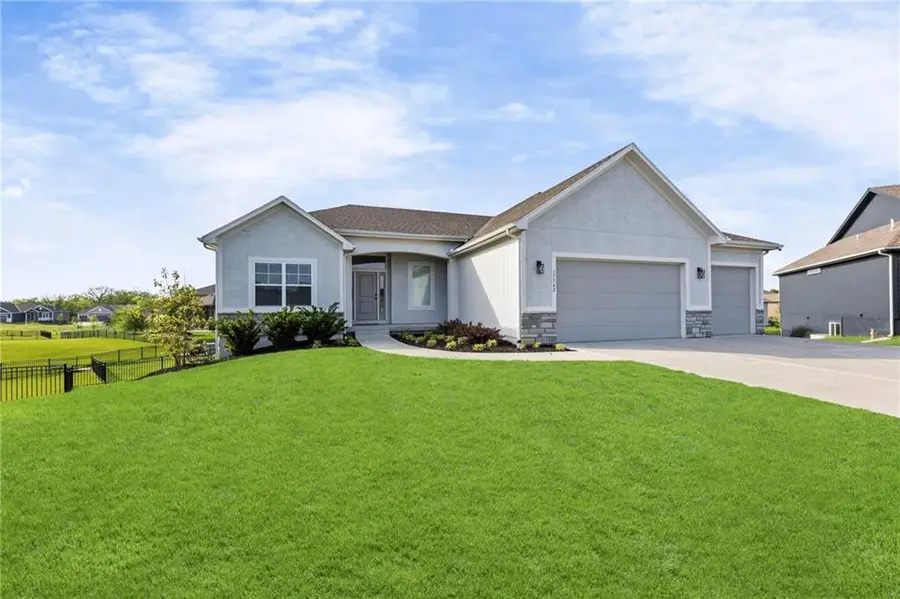 17742 S Myrna Drive, Olathe, KS 66062 - #2