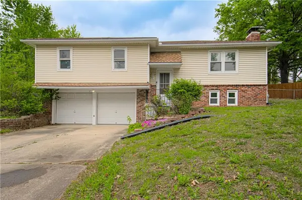 823 Englewood Street, Lansing, KS 66043