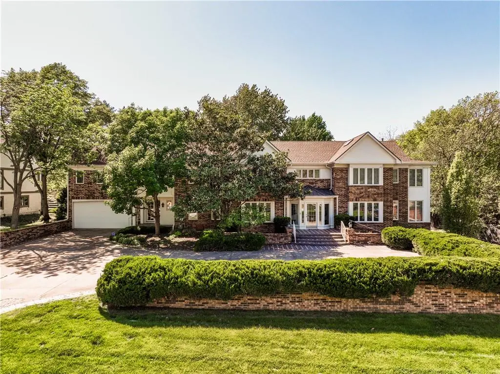 8616 Cedar Drive, Prairie Village, KS 66207 - #1