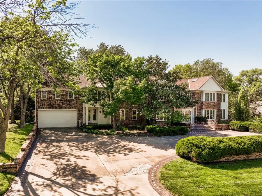 8616 Cedar Drive, Prairie Village, KS 66207 - #3
