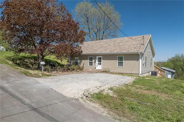 408 High Street, Mound City, MO 64470