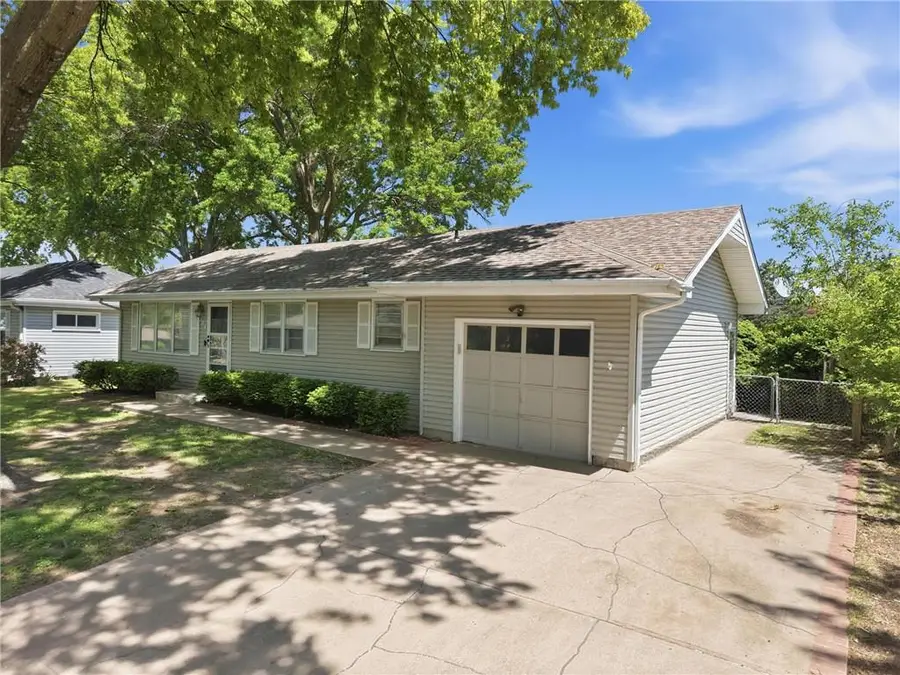 504 N Curtis Street, Olathe, KS 66061 - #2
