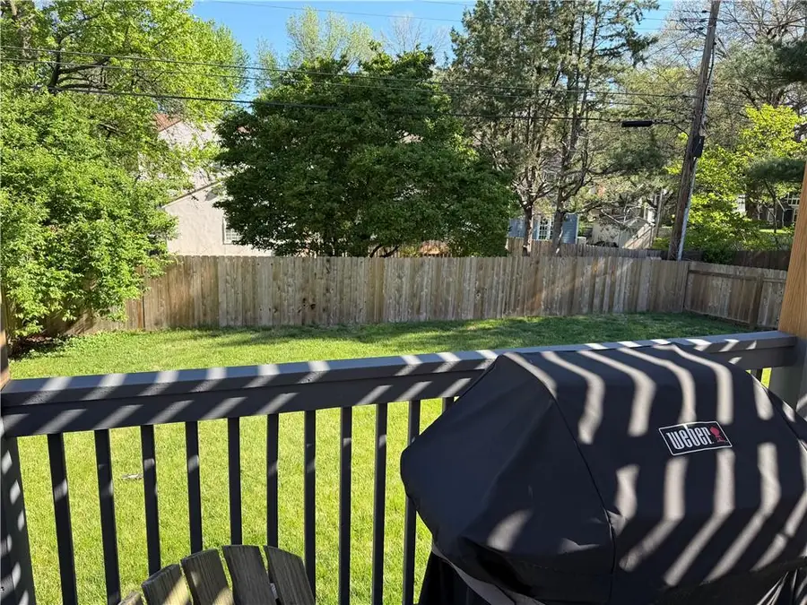 636 E 74th Street, Kansas City, MO 64131 - #2