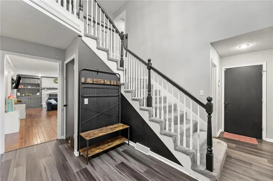 14421 S Cottonwood Drive, Olathe, KS 66062 - #3