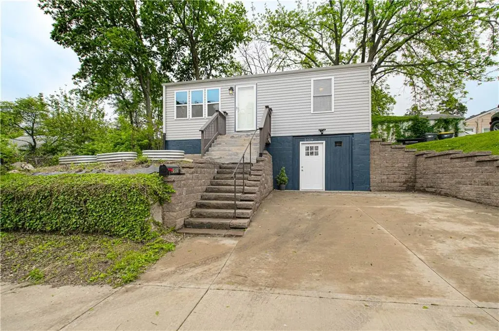 2519 W 40th Avenue, Kansas City, KS 66103 - #1