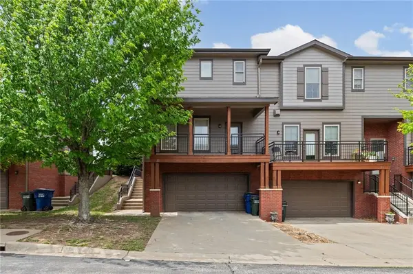 5245 Overland Drive #B22, Lawrence, KS 66049