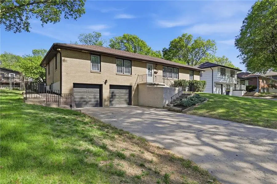 5037 N Michigan Avenue, Kansas City, MO 64118 - #3