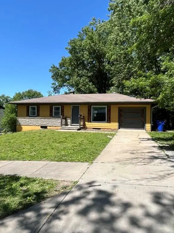8958 E 54th Street S, Raytown, MO 64133 - #1