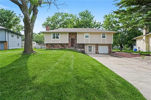 715 S Sheridan Road, Olathe, KS 66061