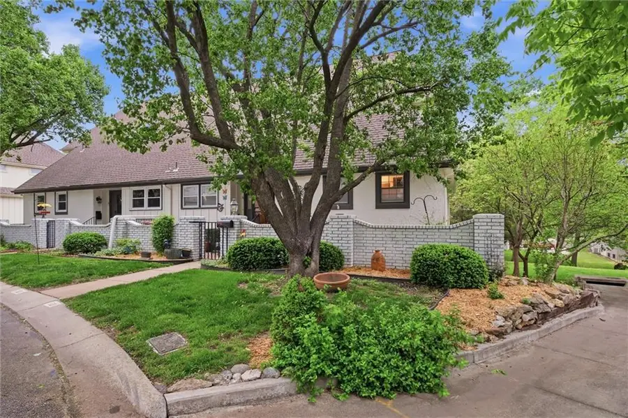 70 Woodbridge Lane, Kansas City, MO 64145 - #3