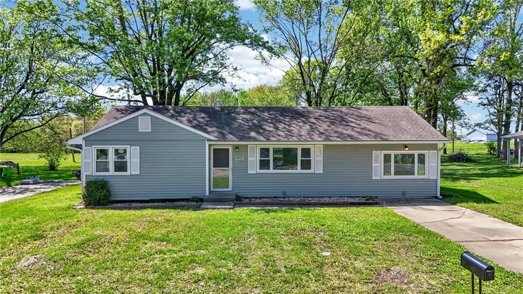 1901 Crestwood Drive, Harrisonville, MO 64701 - #1