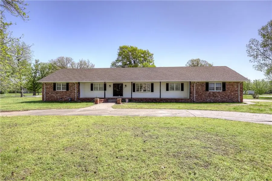 710 S Vermont Avenue, Columbus, KS 66725 - #2