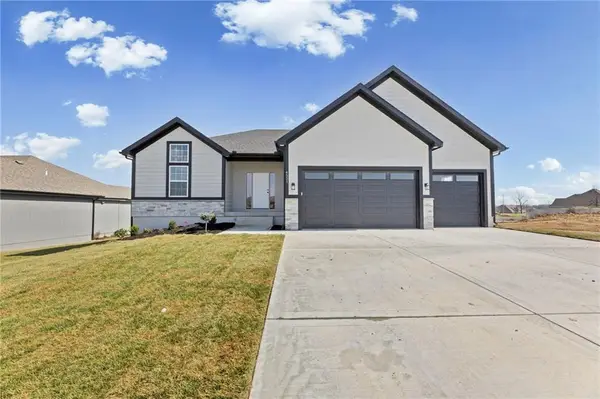 4467 Tee Box Drive, Basehor, KS 66007