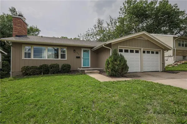 8404 Kenwood Avenue, Kansas City, MO 64131