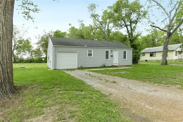 7806 E 86th Street, Raytown, MO 64138
