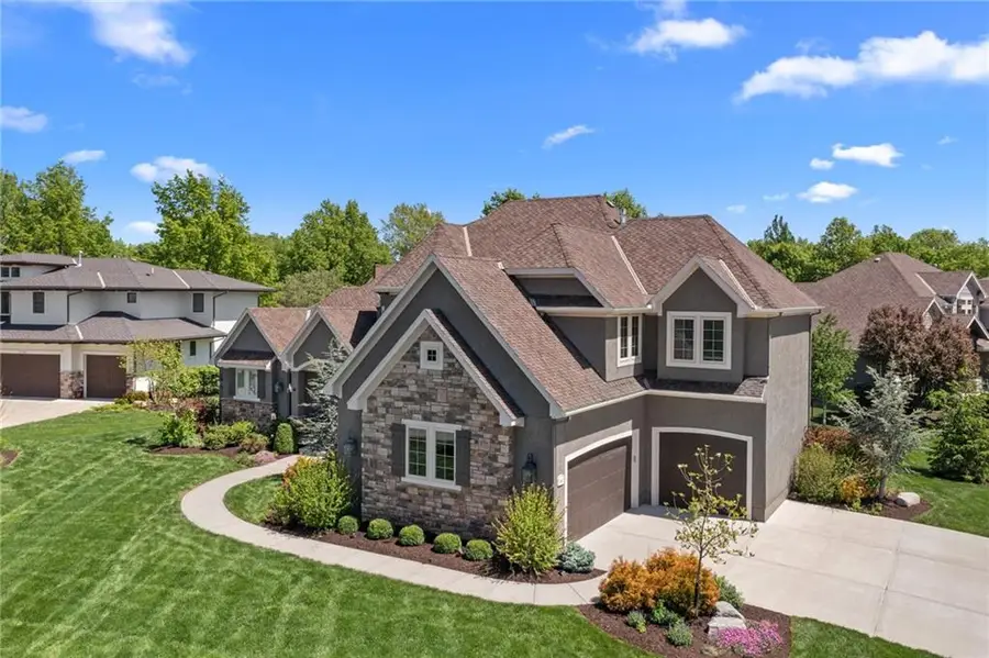 2604 W 162nd Terrace, Overland Park, KS 66085 - #3