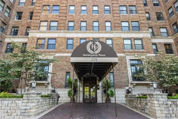 229 Ward Parkway #101B, Kansas City, MO 64112