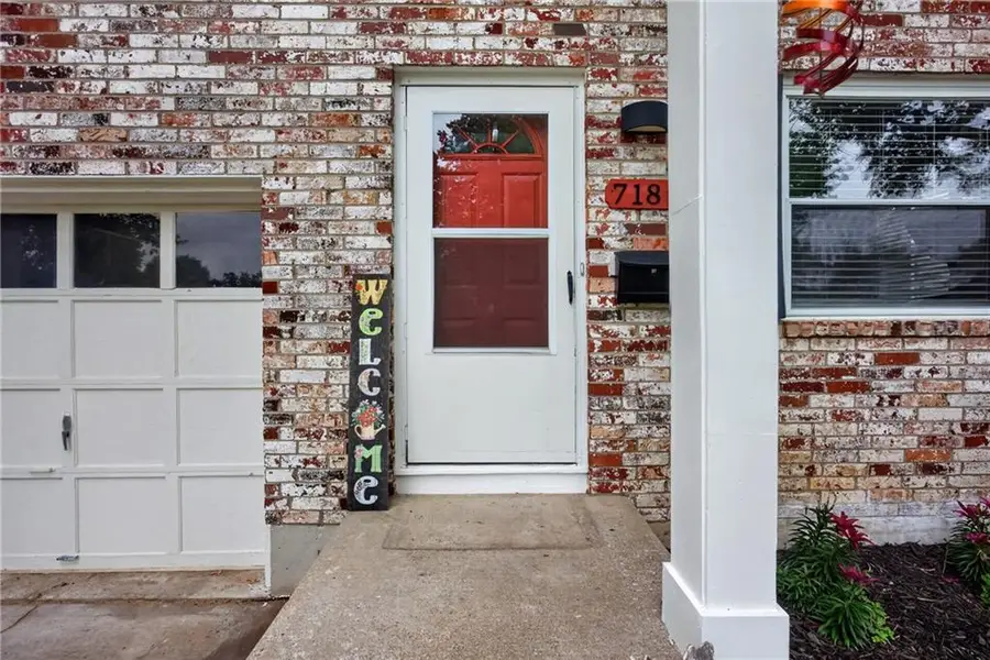 7189 NW Chapel Woods Lane, Kansas City, MO 64152 - #2