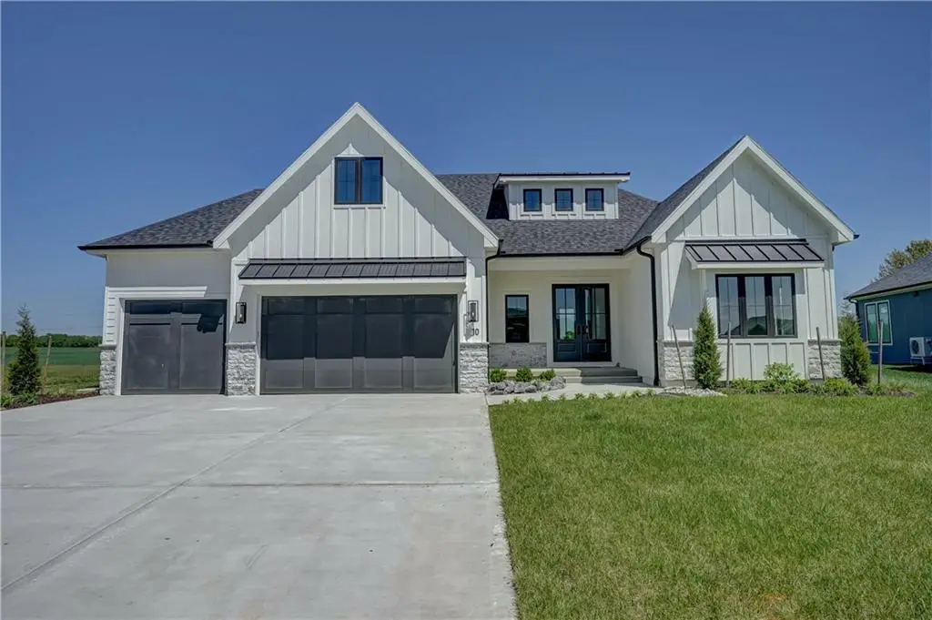 10 Red Fox Circle, Lake Winnebago, MO 64034 - #1