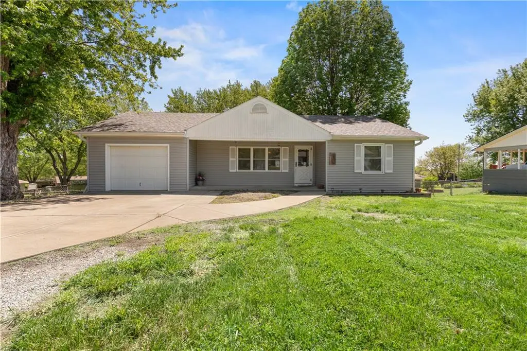 8505 Penner Avenue, De Soto, KS 66018 - #1