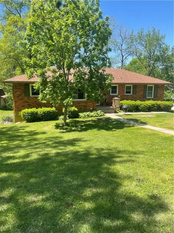 1212 Lake Road, Liberty, MO 64068