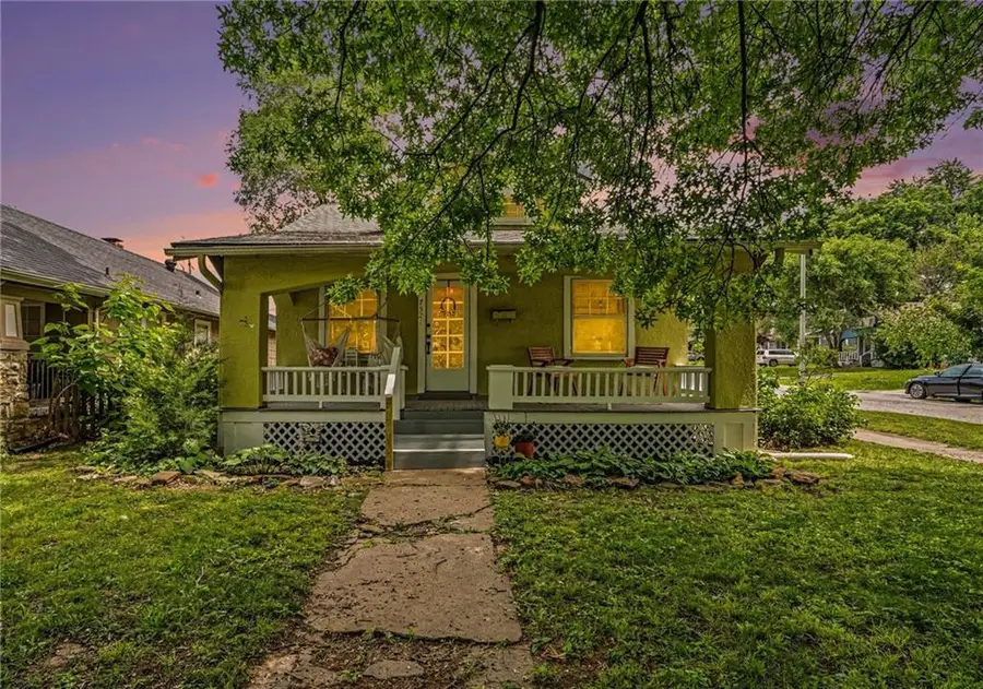 7521 Harrison Street, Kansas City, MO 64131 - #2