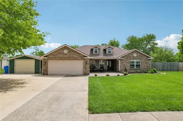 850 Myers Drive, Tonganoxie, KS 66086