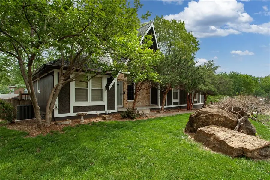 1612 SW White Oak Lane, Blue Springs, MO 64015 - #2