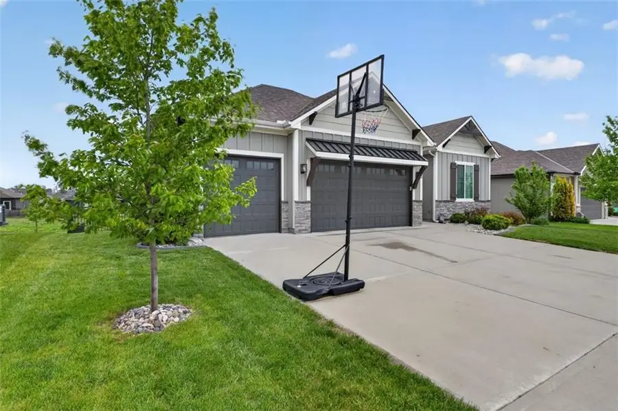 227 SW Eagles Ridge Drive, Blue Springs, MO 64014 - #2
