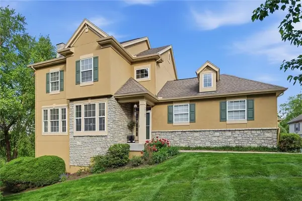 16165 Linden Street, Overland Park, KS 66085