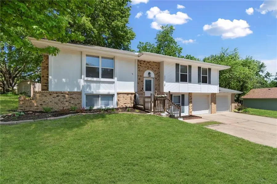 19212 E 15th Street N, Independence, MO 64056 - #2