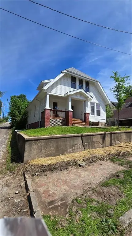 1111 N 18th Street, Saint Joseph, MO 64501 - #2