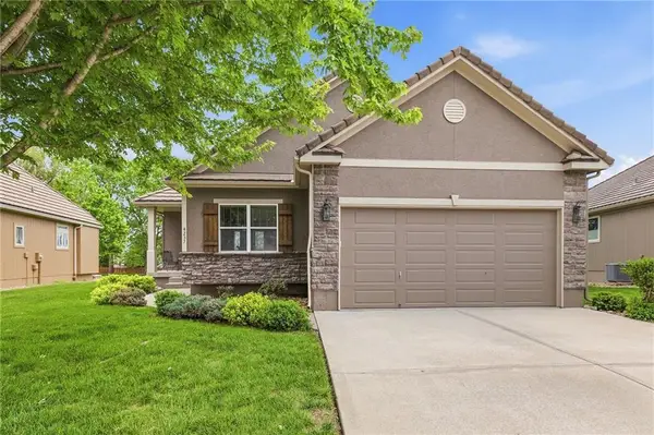 4237 Park Springs Drive, Lee's Summit, MO 64064
