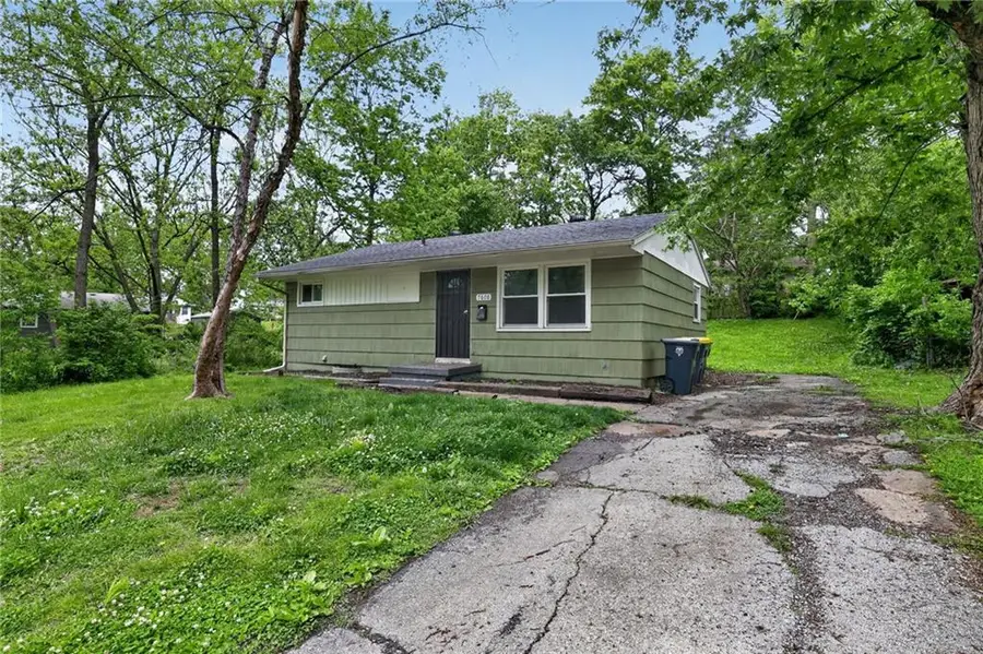 7608 E 48th Terrace, Kansas City, MO 64129 - #2
