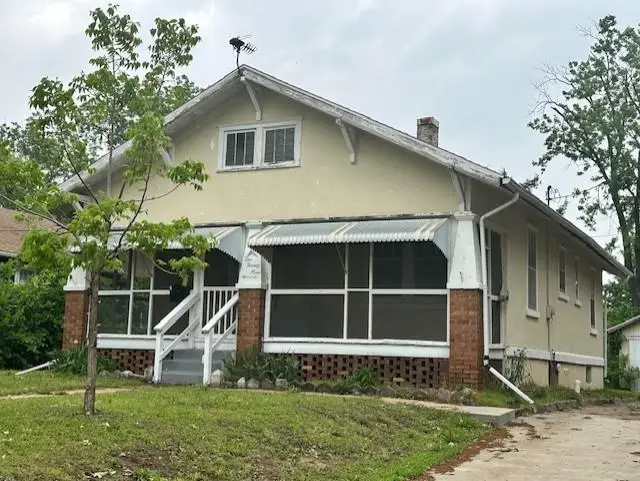 229 S Oak Street, Nevada, MO 64772 - #1