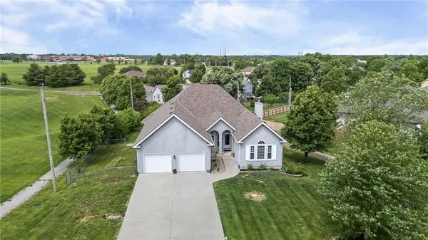 17603 157th Street, Basehor, KS 66007