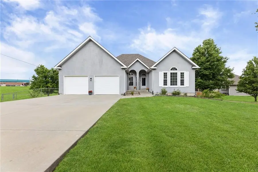 17603 157th Street, Basehor, KS 66007 - #2