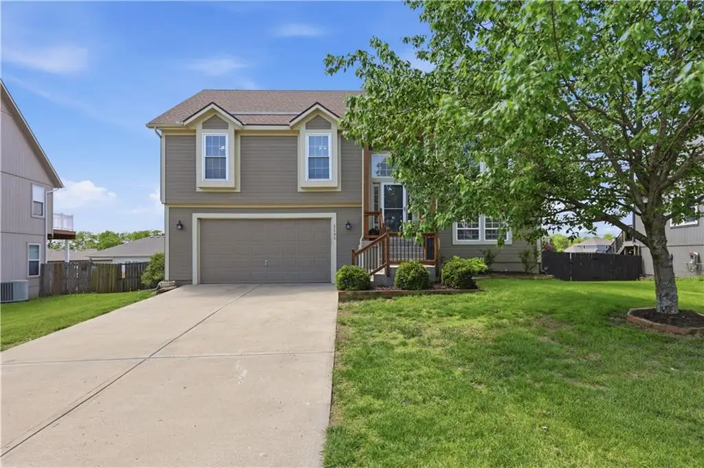 1131 S 12th Street, Louisburg, KS 66053 - #1