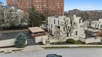 4557 Walnut Street, Kansas City, MO 64111