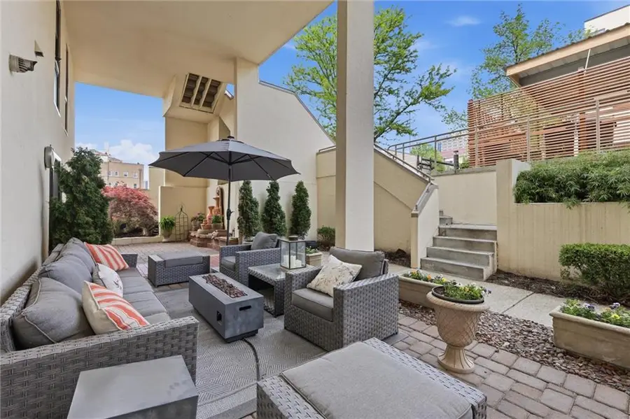 4557 Walnut Street, Kansas City, MO 64111 - #3