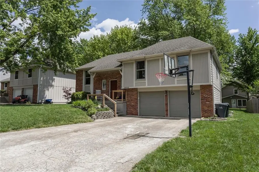 14005 S Cottonwood Drive, Olathe, KS 66062 - #3