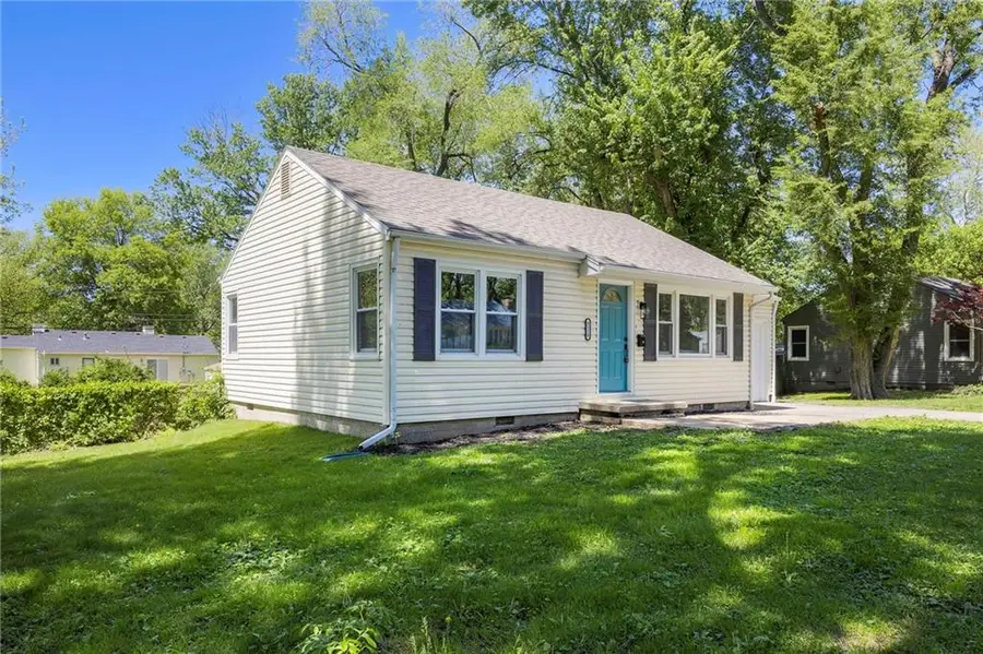 8118 Mackey Street, Overland Park, KS 66204 - #2