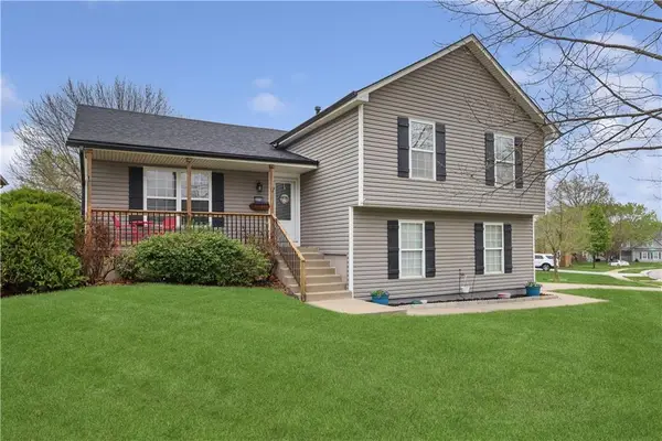 2518 SE Kimbrough Court, Lee's Summit, MO 64063