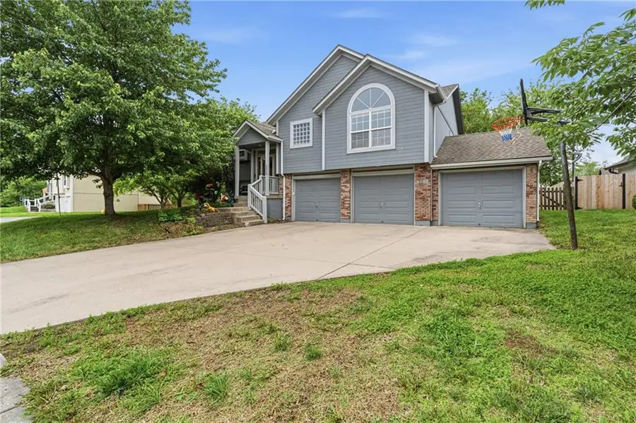 2316 SW Tracker Lane, Lees Summit, MO 64082 - #2