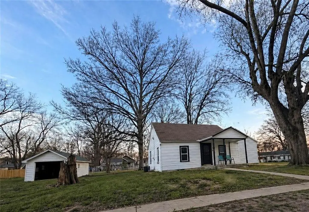 317 E Main Street, Hardin, MO 64035 - #1