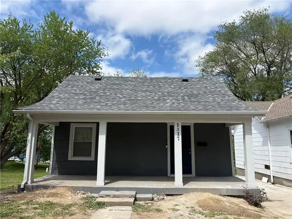 1317 Highly Street, St Joseph, MO 64501